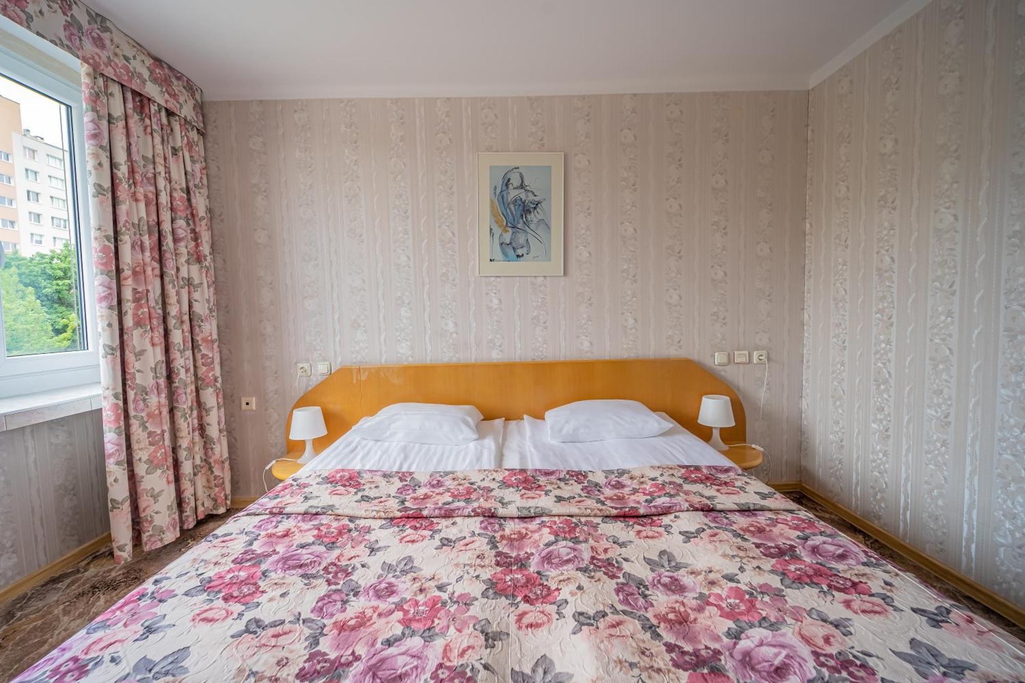 Hotel Mazowiecki Lodz Екстериор снимка