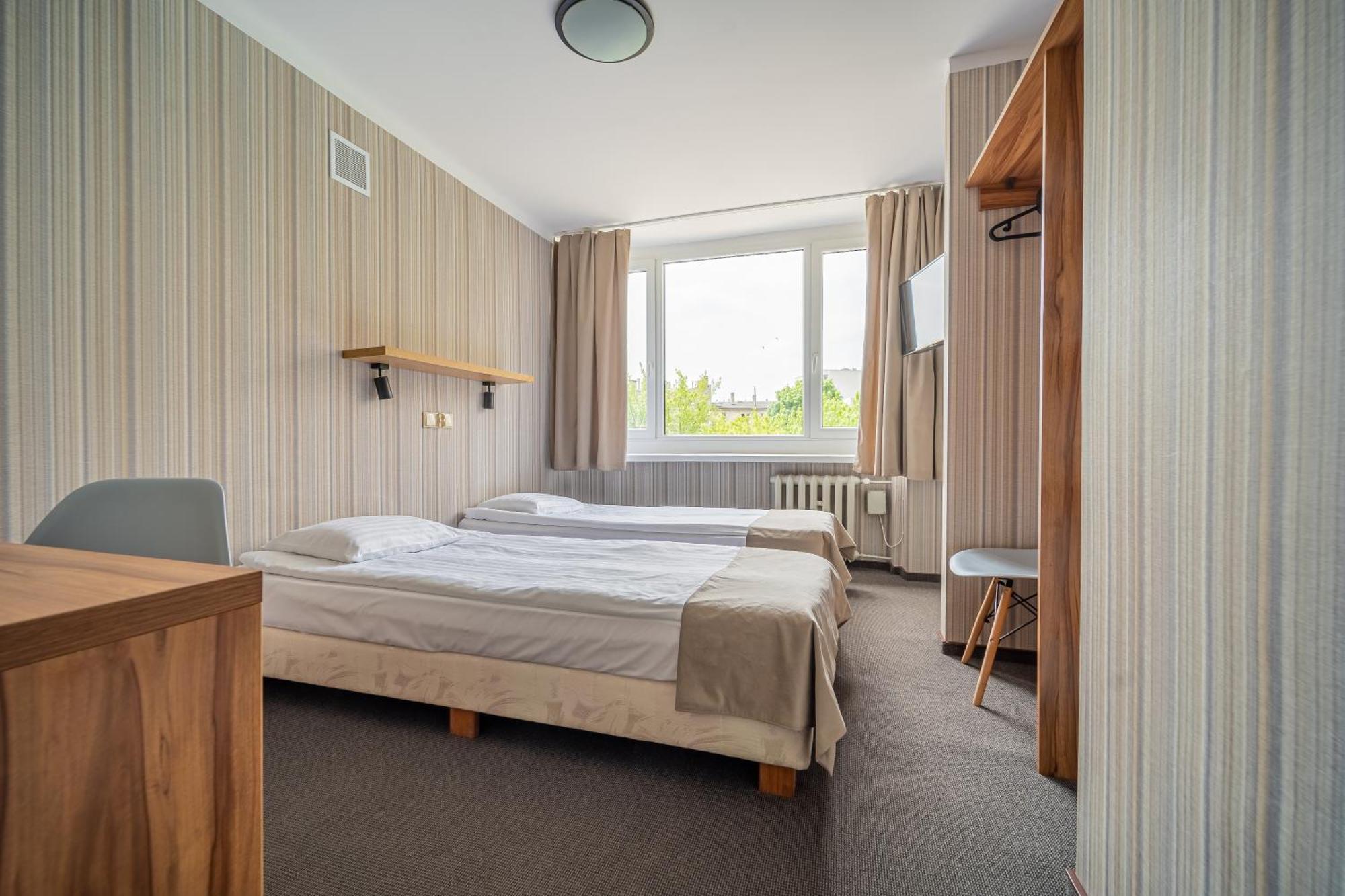 Hotel Mazowiecki Lodz Екстериор снимка