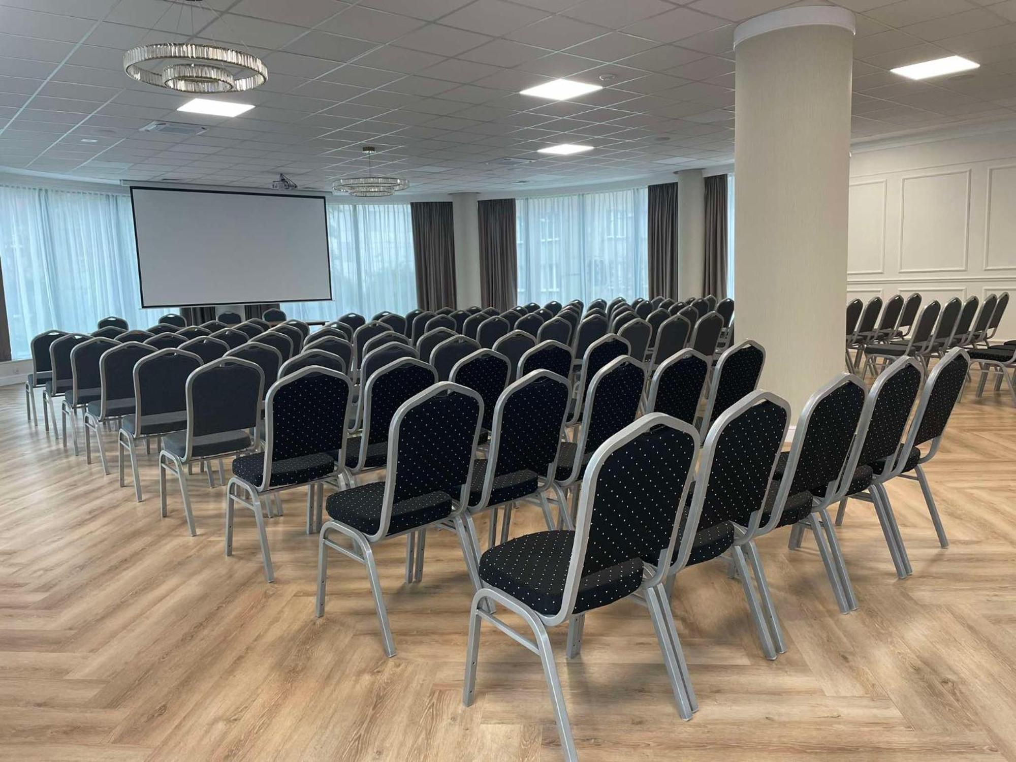 Hotel Mazowiecki Lodz Екстериор снимка
