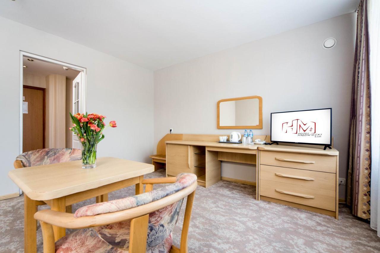 Hotel Mazowiecki Lodz Екстериор снимка